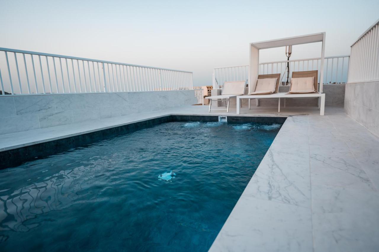Anici Crt Penthouse 4 - With Private Rooftop Pool วิกตอเรีย ภายนอก รูปภาพ