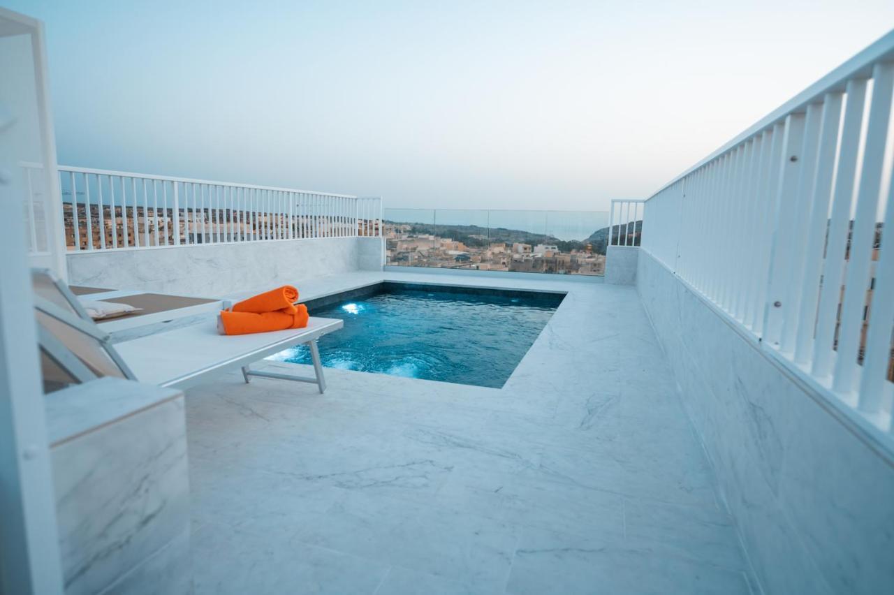 Anici Crt Penthouse 4 - With Private Rooftop Pool วิกตอเรีย ภายนอก รูปภาพ