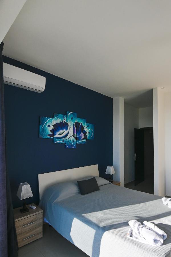 Anici Crt Penthouse 4 - With Private Rooftop Pool วิกตอเรีย ภายนอก รูปภาพ