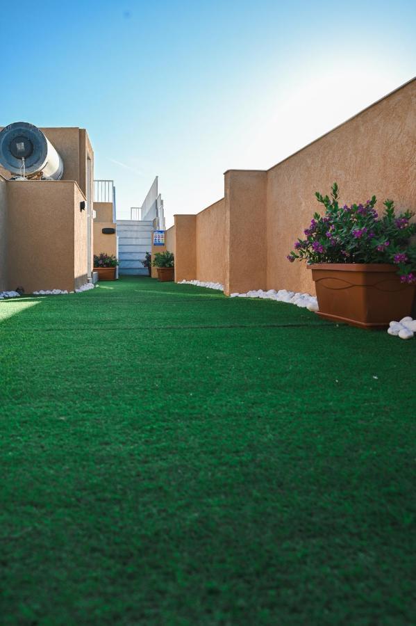Anici Crt Penthouse 4 - With Private Rooftop Pool วิกตอเรีย ภายนอก รูปภาพ