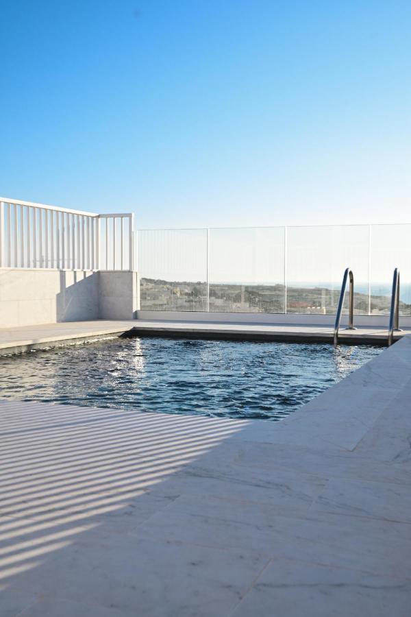 Anici Crt Penthouse 4 - With Private Rooftop Pool วิกตอเรีย ภายนอก รูปภาพ